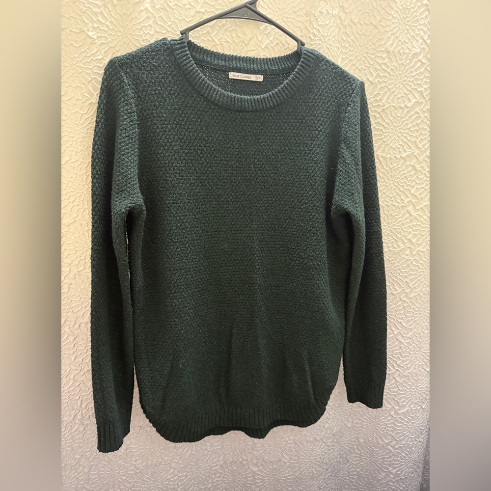 Dark green sweater. Pink Clover brand. Medium